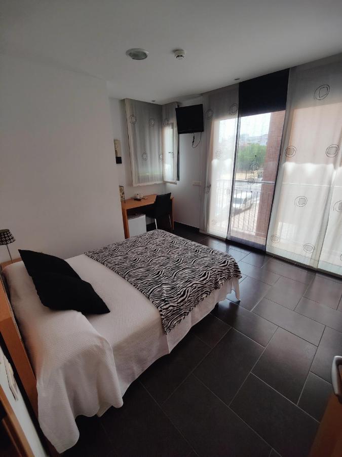Hostal Manel Pineda de Mar Luaran gambar