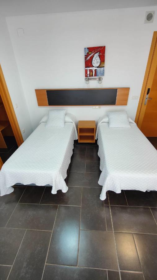 Hostal Manel Pineda de Mar Luaran gambar
