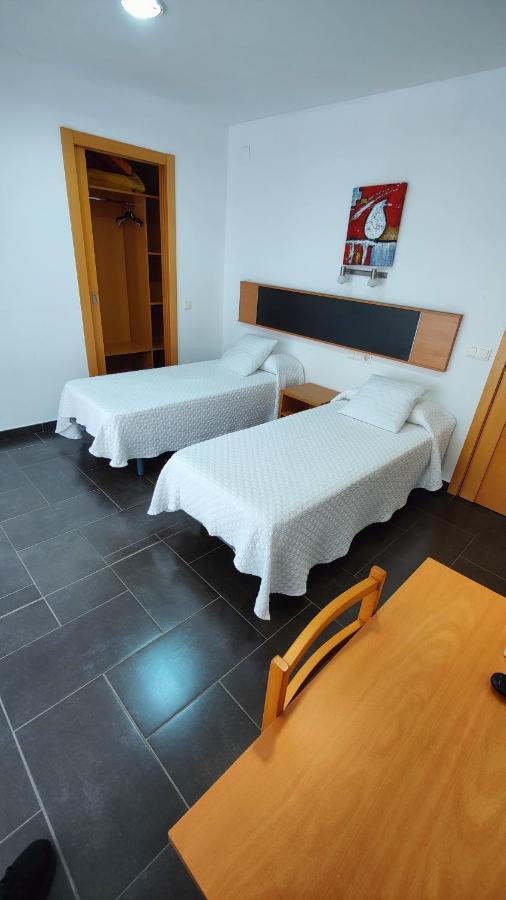 Hostal Manel Pineda de Mar Luaran gambar