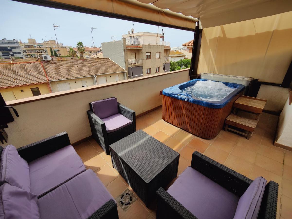 Hostal Manel Pineda de Mar Luaran gambar