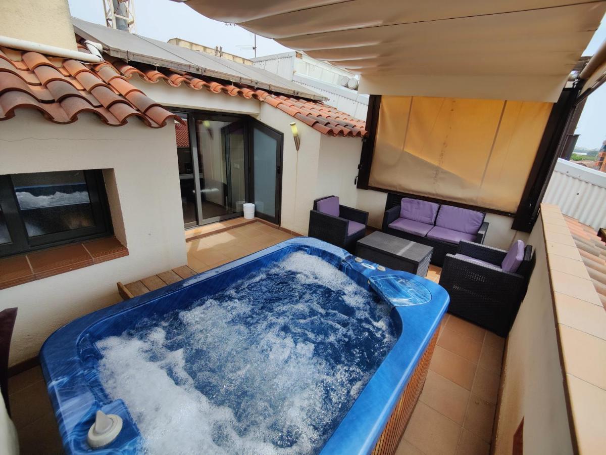 Hostal Manel Pineda de Mar Luaran gambar