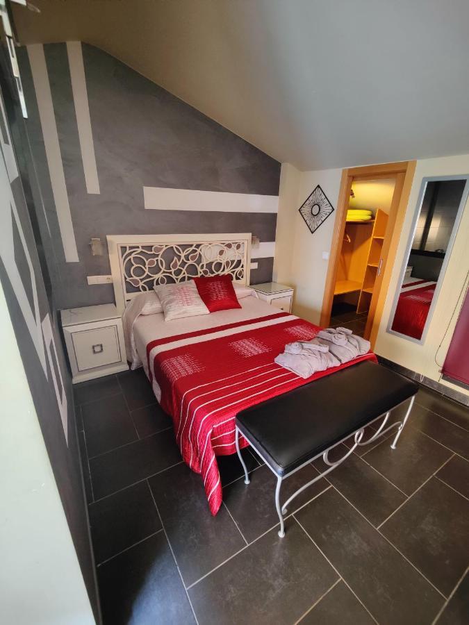 Hostal Manel Pineda de Mar Luaran gambar