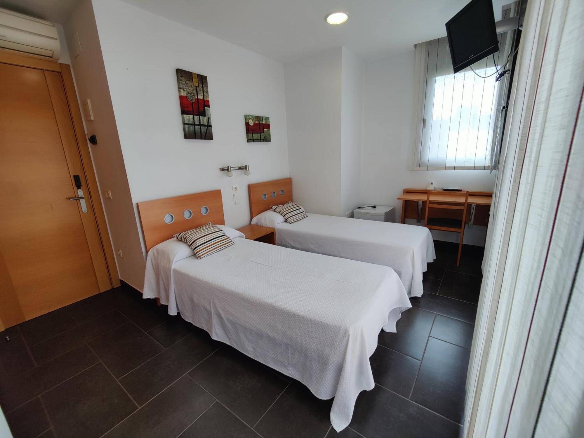 Hostal Manel Pineda de Mar Luaran gambar