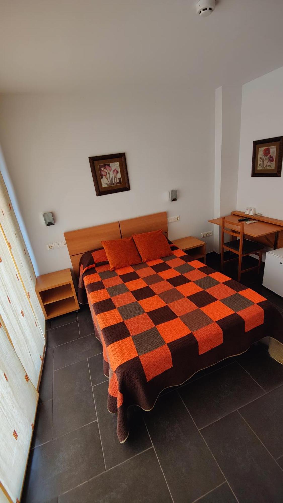 Hostal Manel Pineda de Mar Luaran gambar