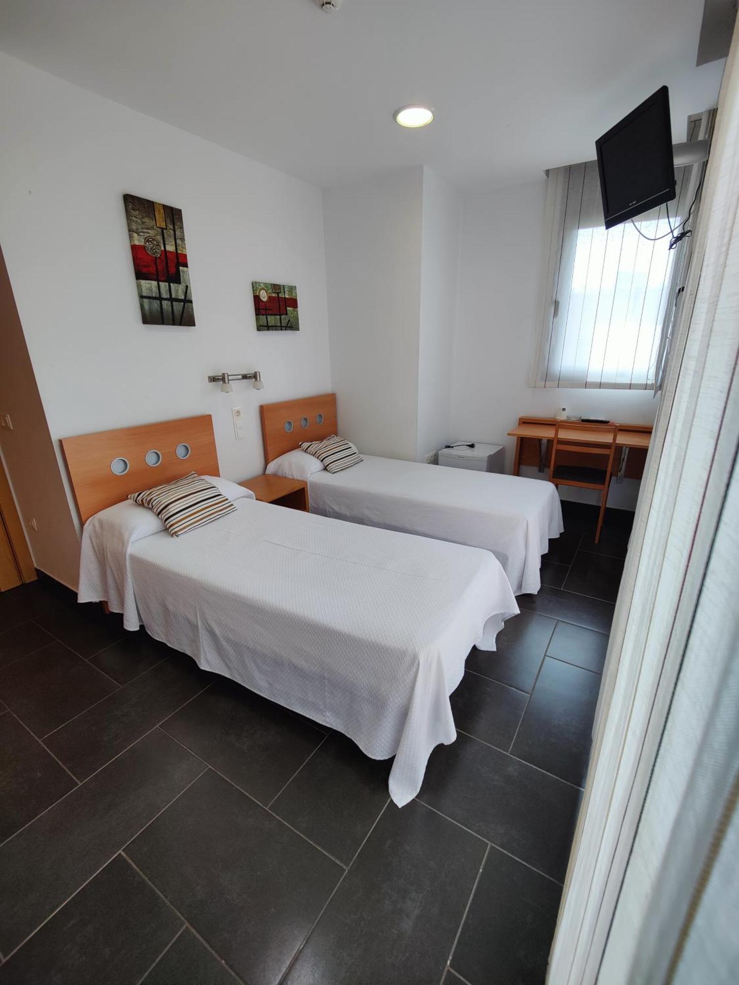Hostal Manel Pineda de Mar Luaran gambar