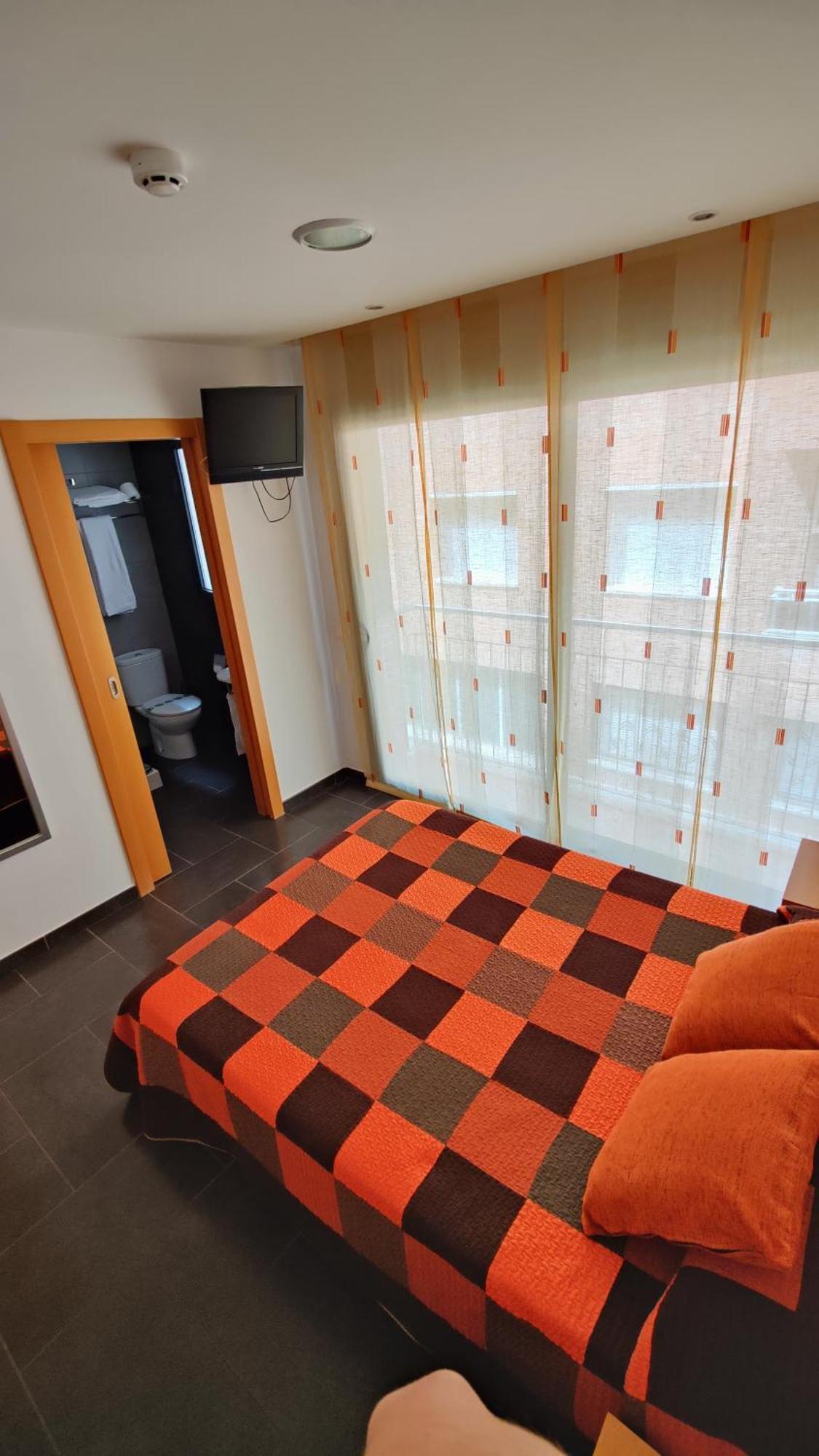 Hostal Manel Pineda de Mar Luaran gambar